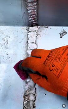 Soudure sur chéneau en zinc à Hazebrouck