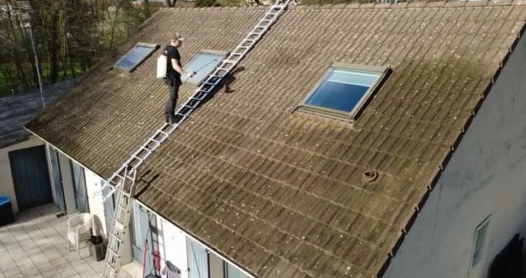 Démoussage toiture à Hazebrouck